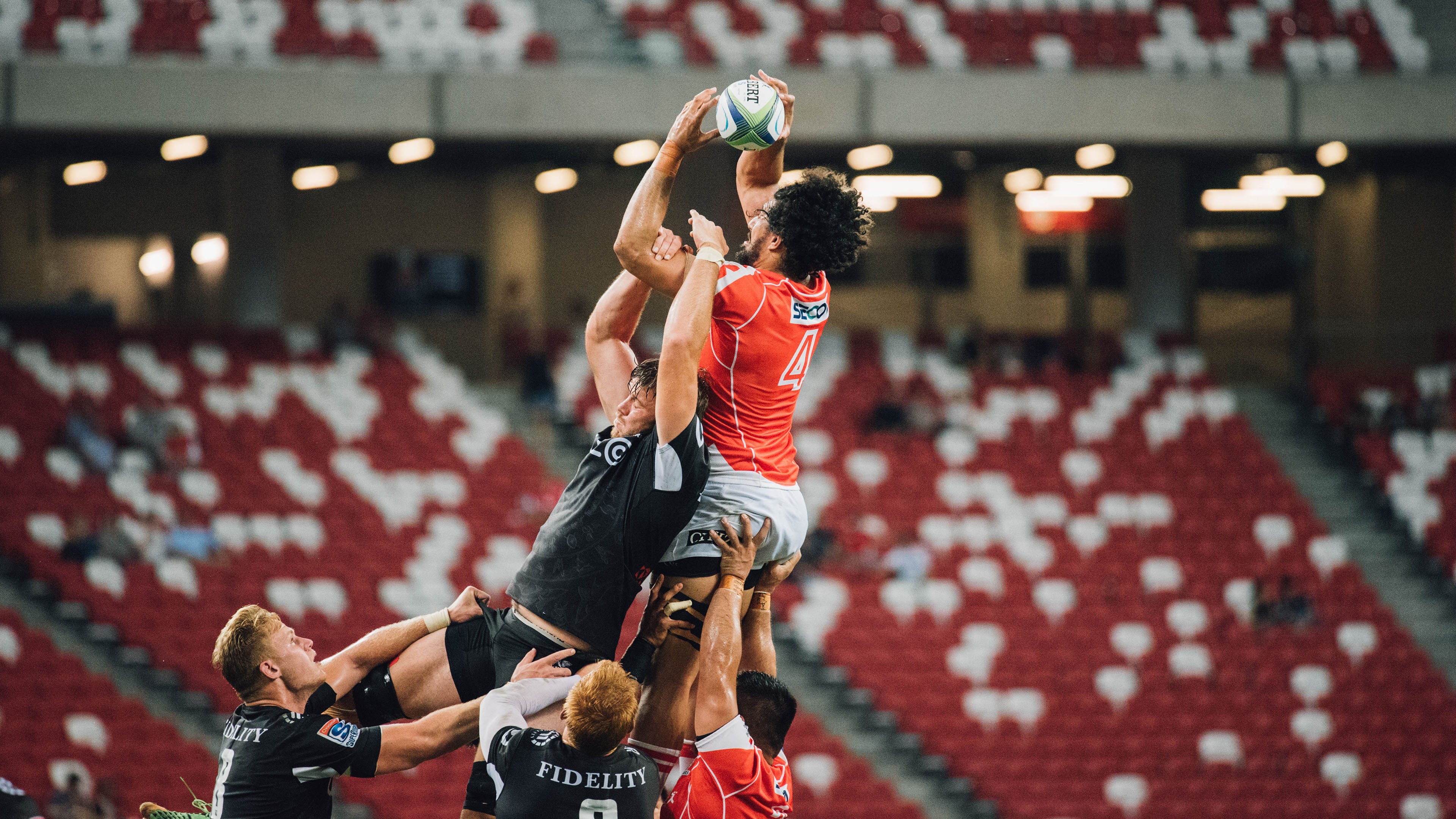 逆转之夜，周琦扛起全队，雄鹿绝境翻盘广东